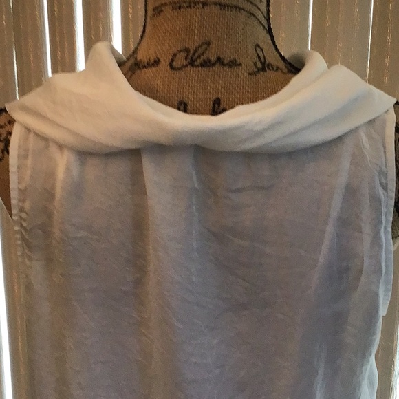 Top - Picture 2 of 3